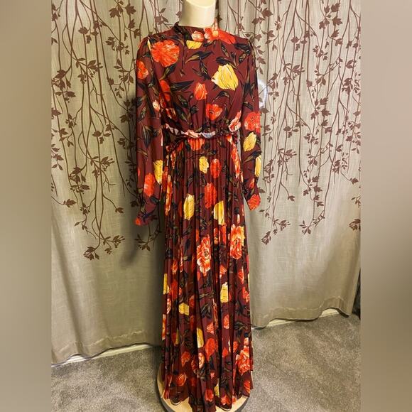 Vici Women's Waist Cutout Pleated Long Sleeve Maxi Dress in Rust Floral - Picture 13 of 14